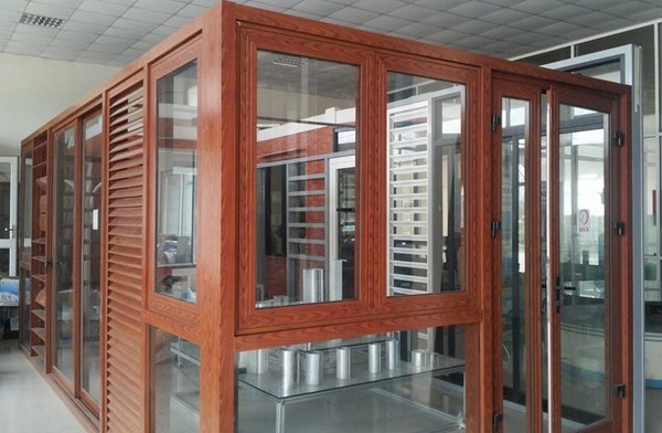 cửa nhôm xing fa vân gỗ đẹp 10