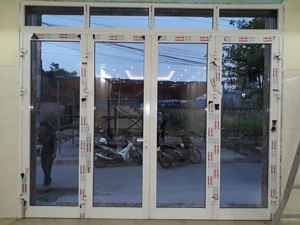 của nhôm xing fa màu trắng sứ đẹp 1